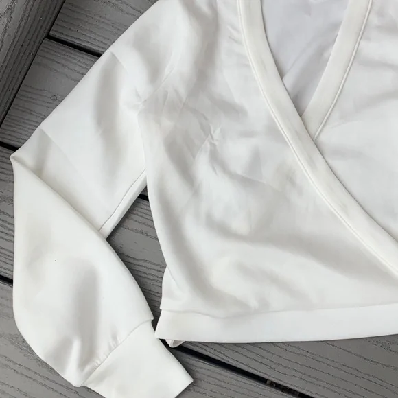 SPANX Air Essential Tie Wrap Top - Picture 4 of 10